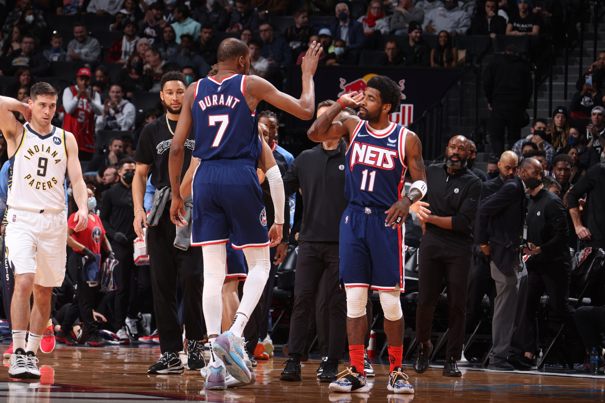 篮网逆转勇士，欧文独揽33分